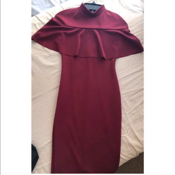 Misguided Burgandy Cape Overlay Dress - Picture 6 of 7